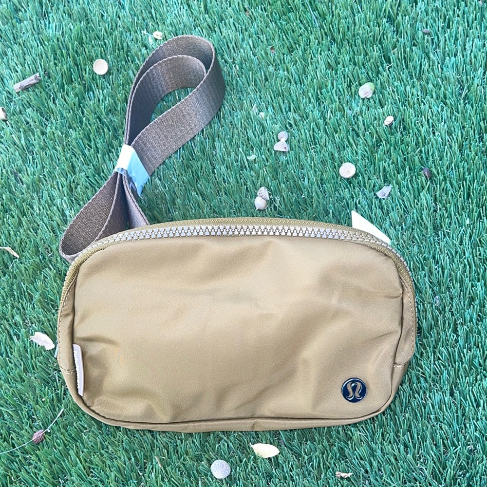 Lululemon belt bag - burnt caramel